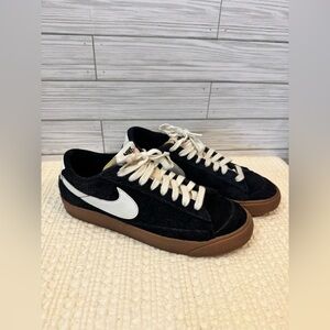 Nike Men's Black and White Sneakers 8.5